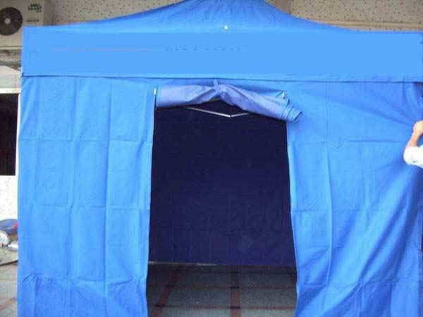 2.9x2.9-alu-house-tent-02.jpg (40279 bytes)